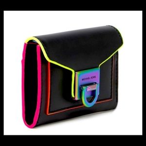 COPY - IN SEARCH OF Michael Kors Manhattan Contrast Wallet